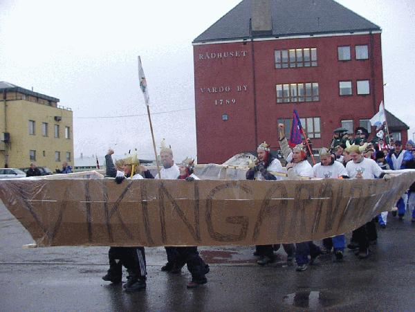 Det beste Yukigassen noensinn, sier Yuki-president Anita Remme. 40 lag fra nær og fjern deltok i Vardø i 2004.